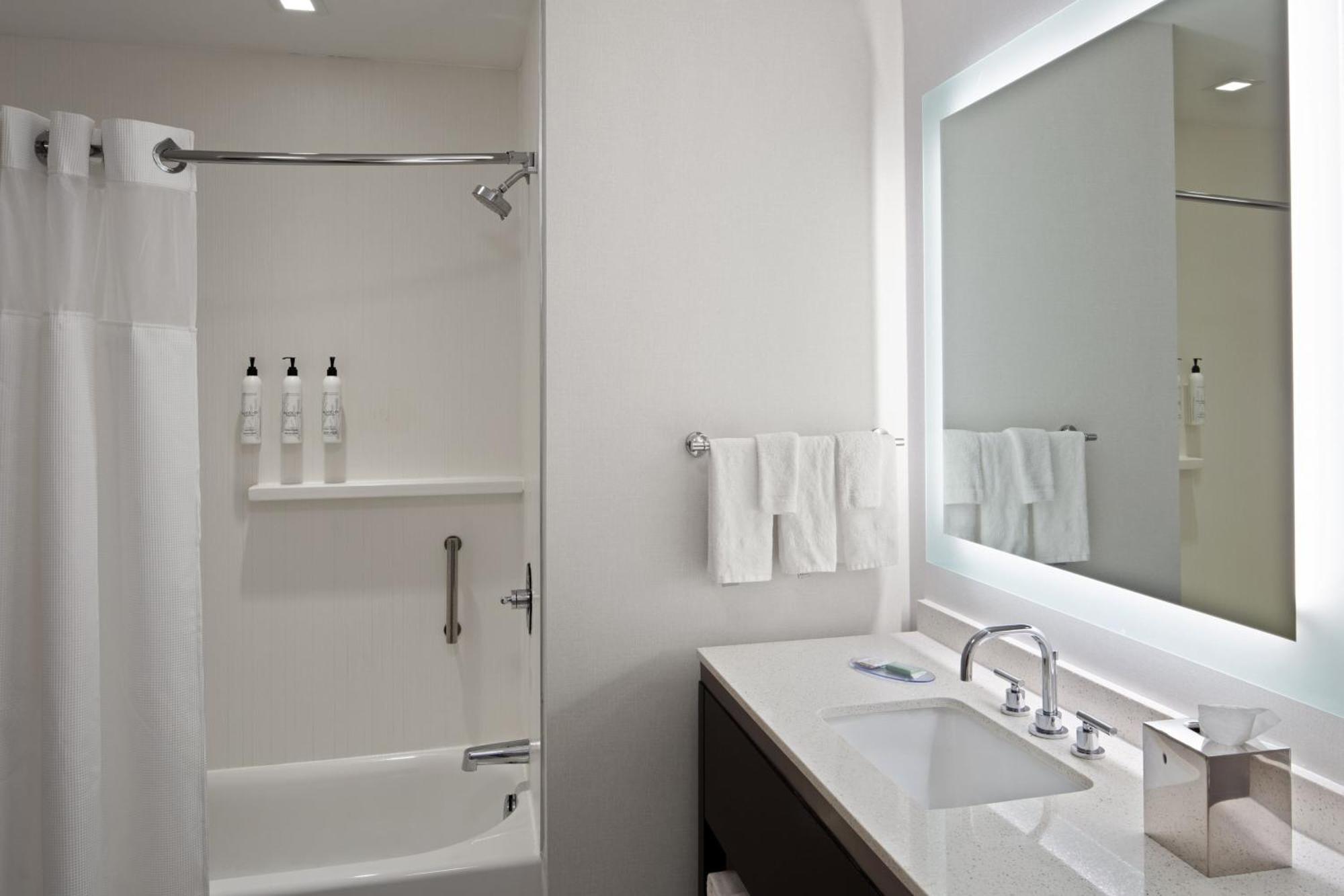 Towneplace Suites By Marriott Boston Logan Airport/Chelsea Zewnętrze zdjęcie