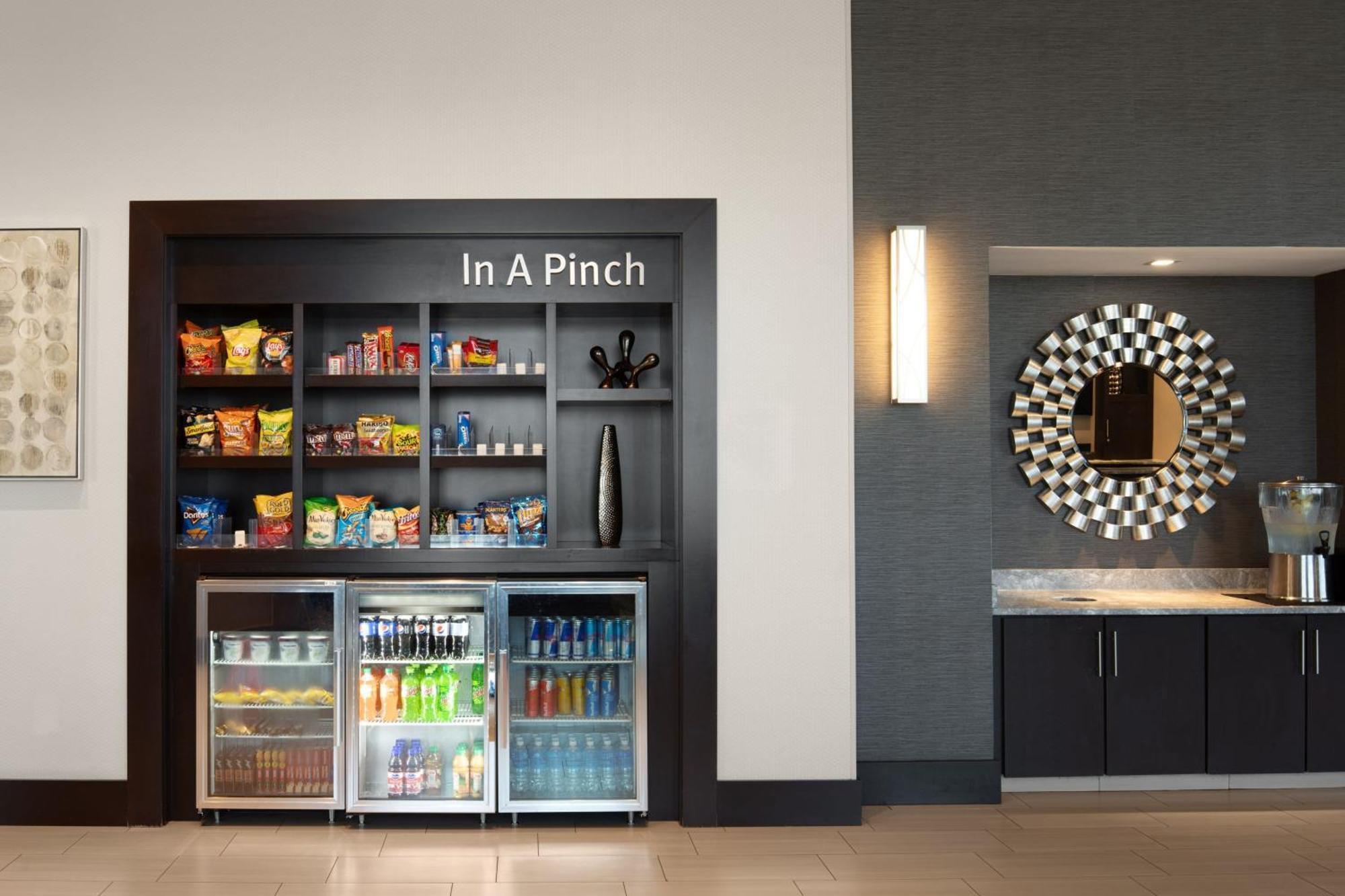 Towneplace Suites By Marriott Boston Logan Airport/Chelsea Zewnętrze zdjęcie